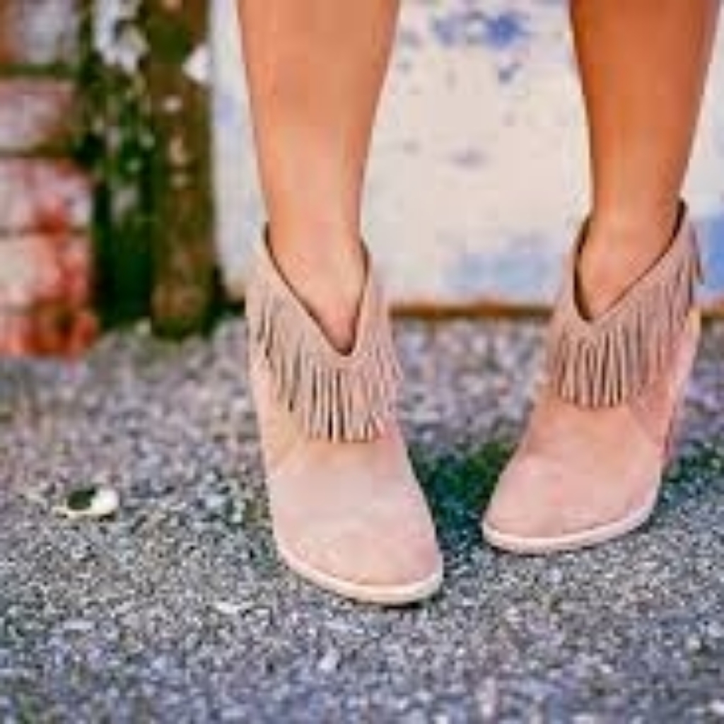 Joie Makend Suede Fringe Bootie. Size 8.5